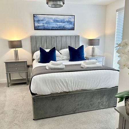 Icona Luxury Apartment With Minster Views & Allocated Parking York Bagian luar foto