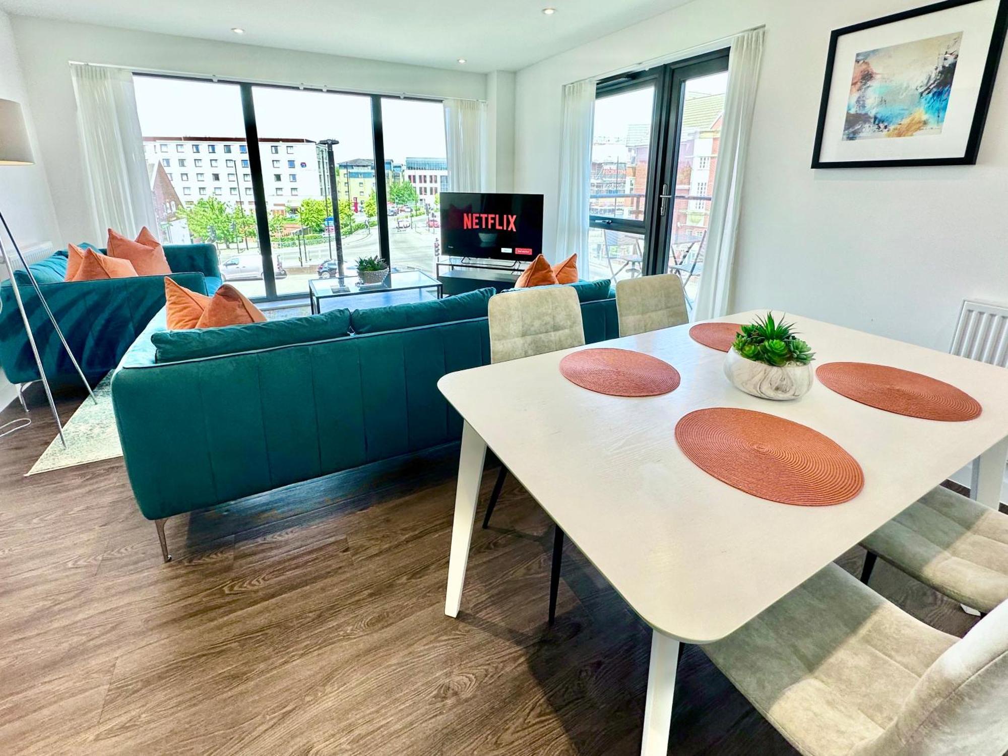 Icona Luxury Apartment With Minster Views & Allocated Parking York Bagian luar foto