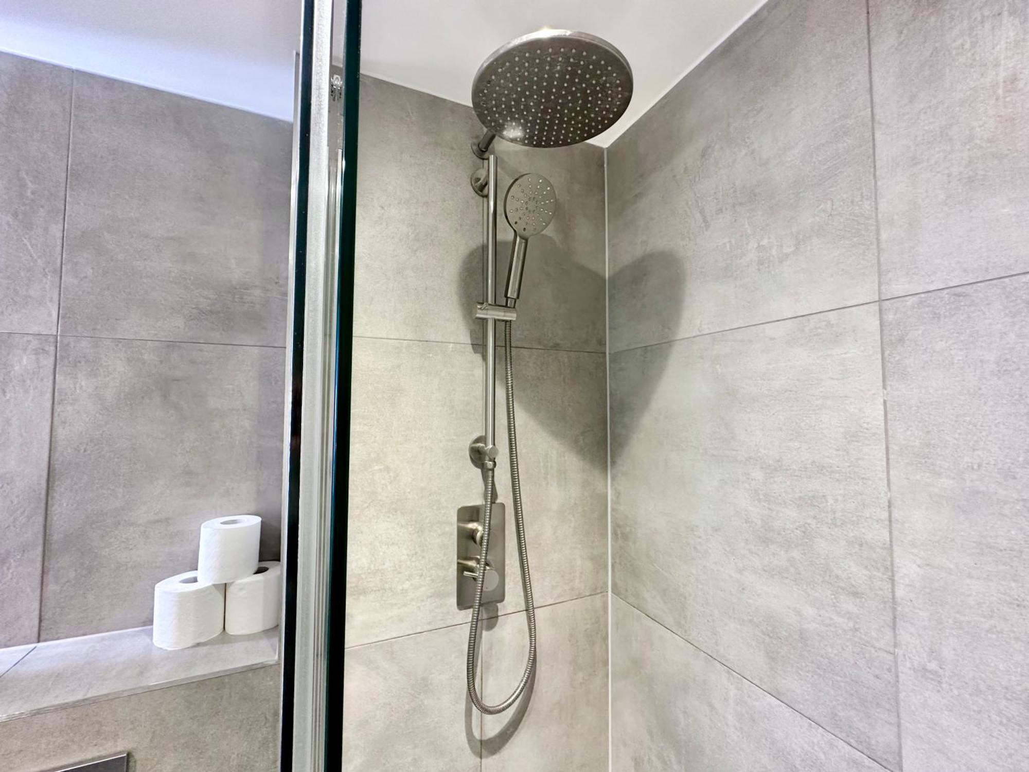 Icona Luxury Apartment With Minster Views & Allocated Parking York Bagian luar foto