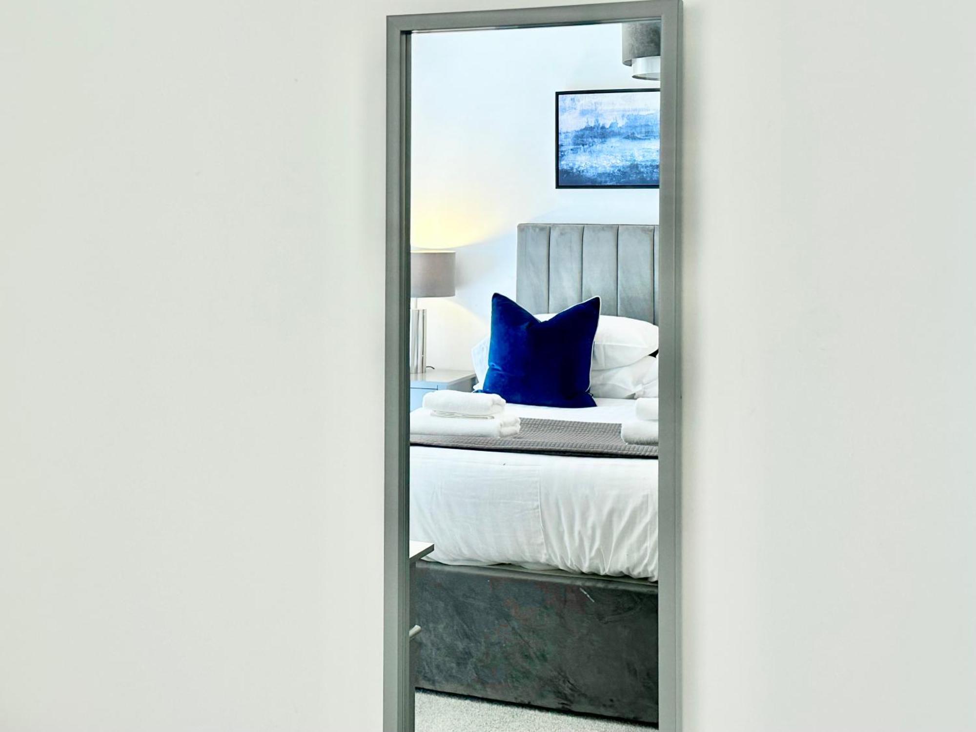Icona Luxury Apartment With Minster Views & Allocated Parking York Bagian luar foto