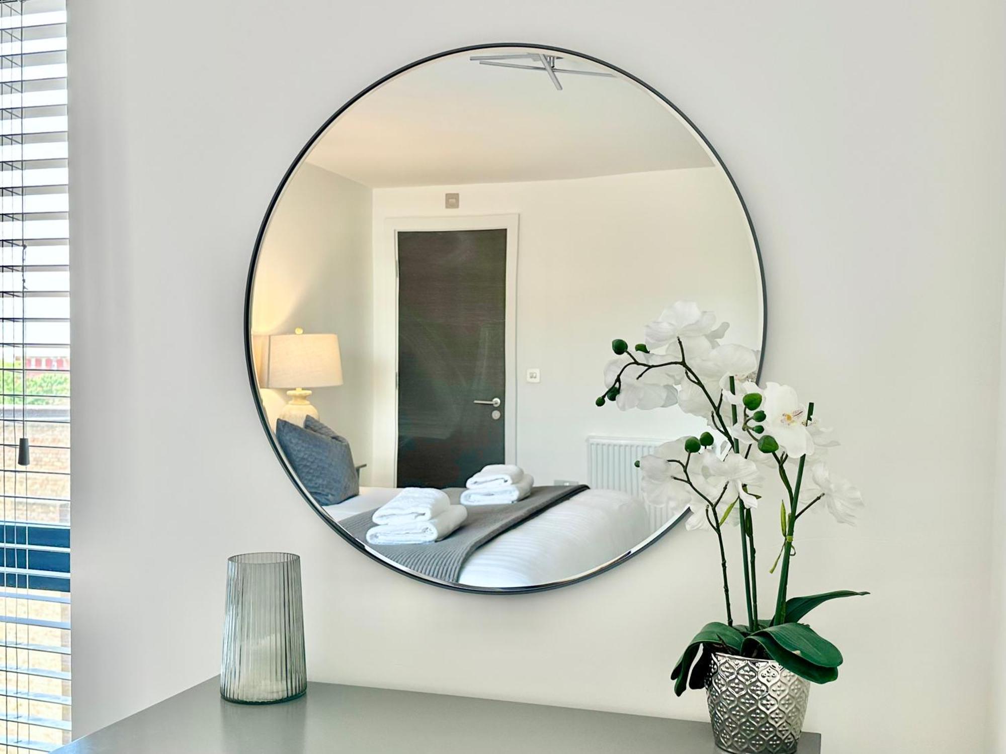 Icona Luxury Apartment With Minster Views & Allocated Parking York Bagian luar foto